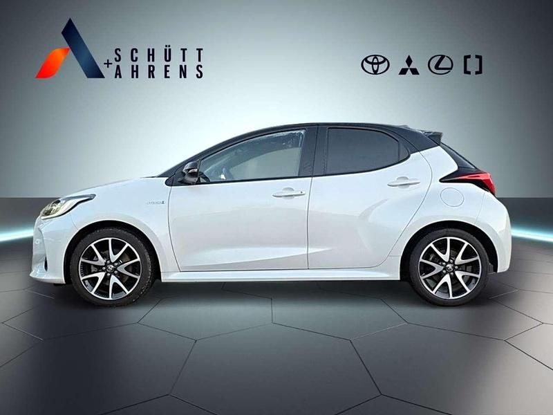 Gebraucht Toyota Yaris Hybrid Style 116 PS (85 kW) 2021 Weiß Limousine