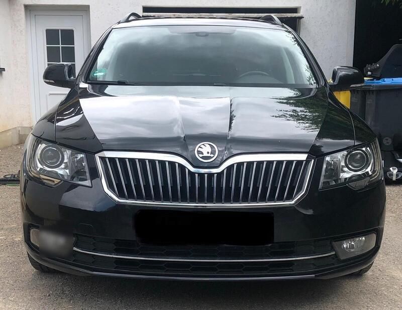 Schwarz Gebraucht 2015 Skoda Superb Elegance Kombi | 10.000 € (Guter Preis) - Bild 1/4