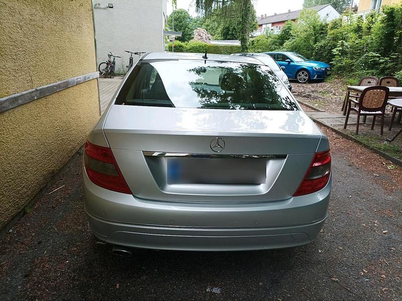 Gebraucht Mercedes C220 170 PS (125 kW) 2010 Silber Limousine