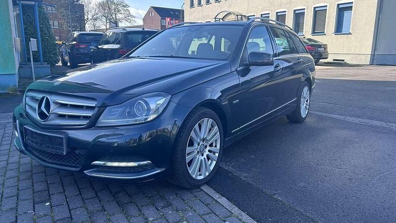 Gebraucht Mercedes C220 Elegance 170 PS (125 kW) 2011 Schwarz Kombi