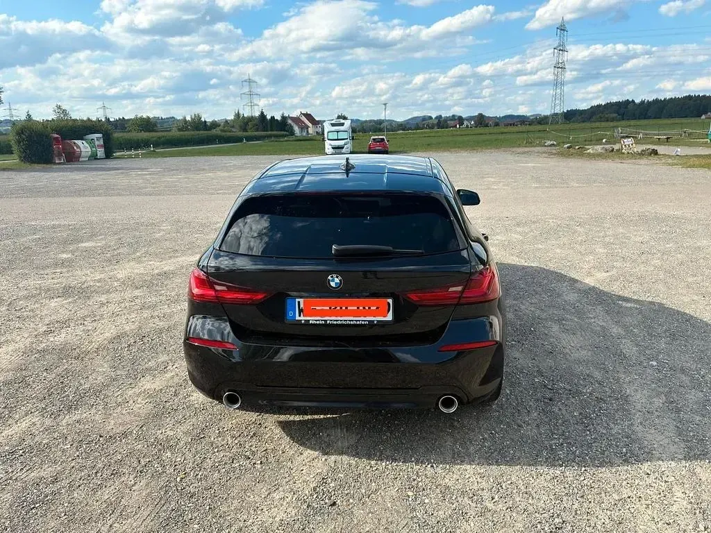Gebraucht BMW 118 Sport Line 150 PS (110 kW) 2021 Schwarz Limousine