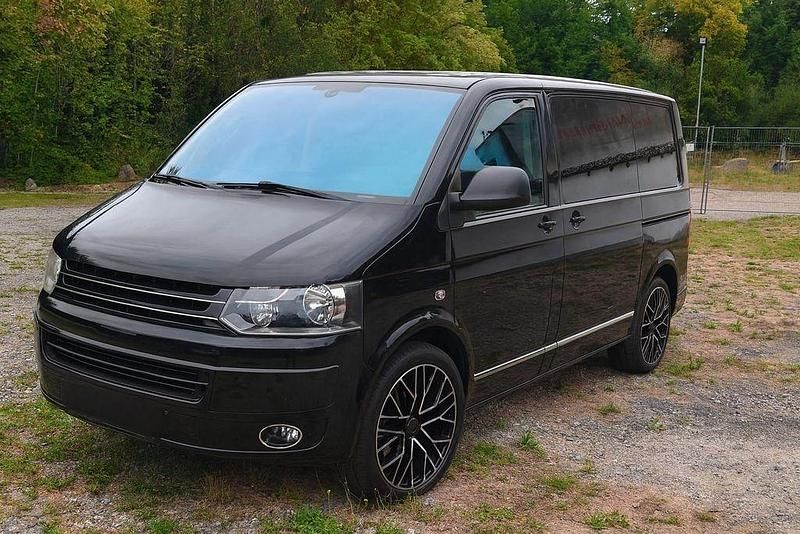 Gebraucht VW Multivan 179 PS (131 kW) 2011 Schwarz Van