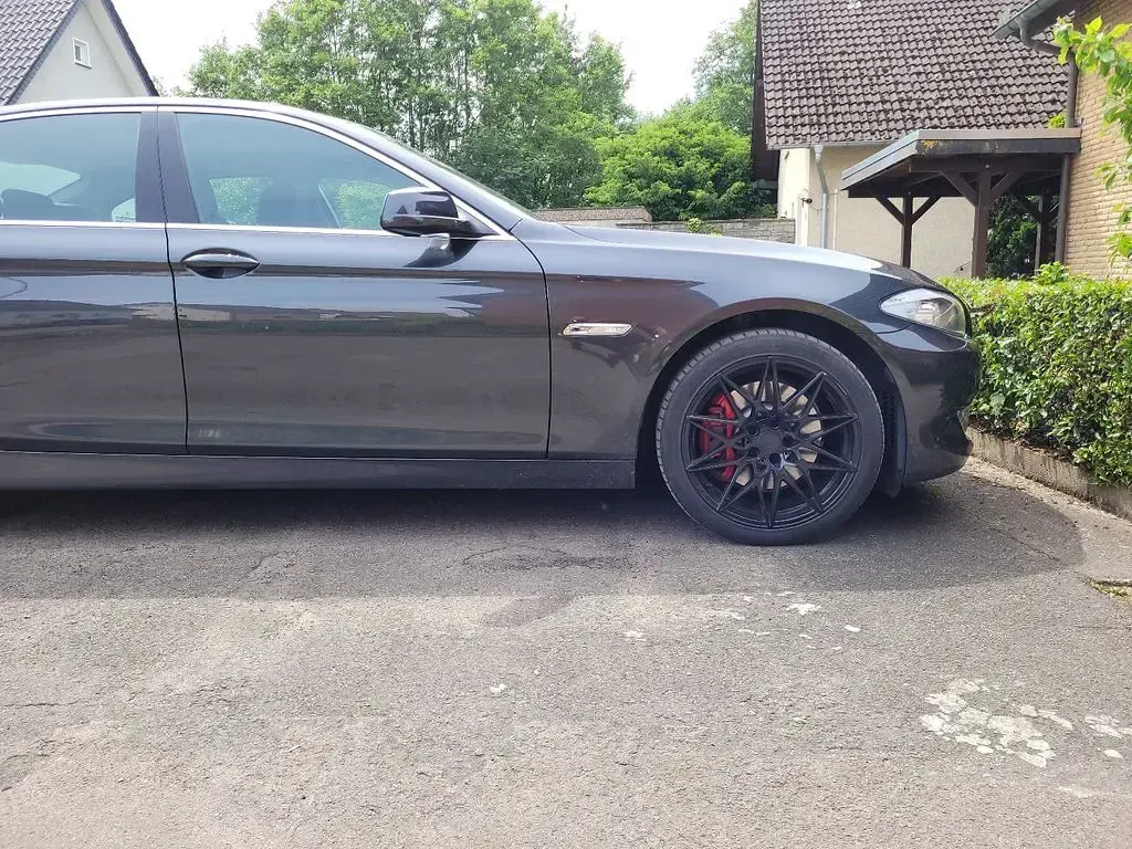 Gebraucht BMW 530 272 PS (200 kW) 2012 Schwarz Limousine