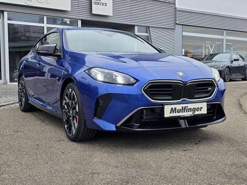 Neu BMW M235 M Sport 300 PS (220 kW) 2026 Blau Limousine