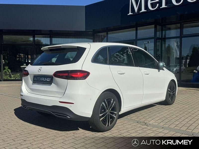 Gebraucht Mercedes B180 Progressive 136 PS (100 kW) 2024 Unilack polarweiß Van / Kleinbus