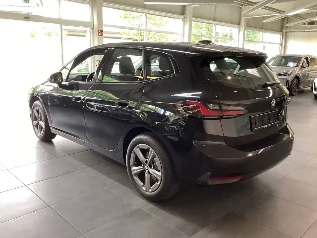 Gebraucht BMW 220 Active Tourer 170 PS (125 kW) 2025 Schwarz Van / Kleinbus