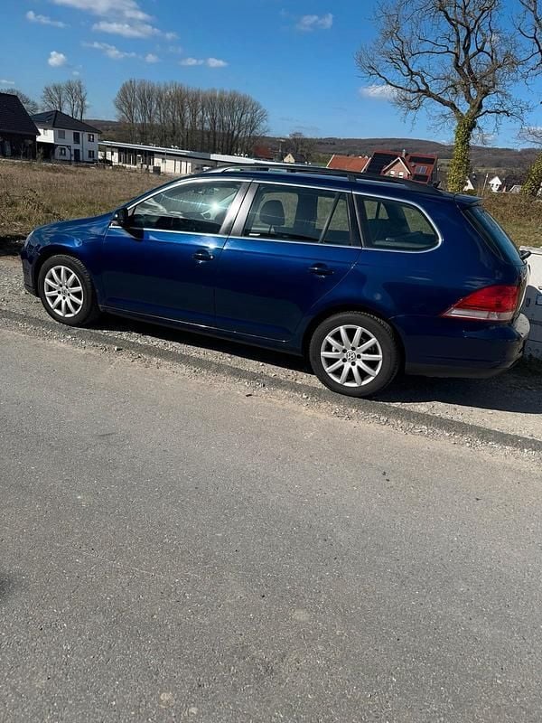Gebraucht VW Golf VI 140 PS (102 kW) 2010 Blau Kleinwagen