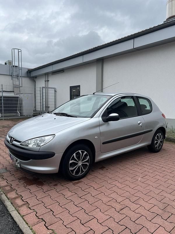 Gebraucht Peugeot 206 75 PS (55 kW) 2005 Silber Kleinwagen