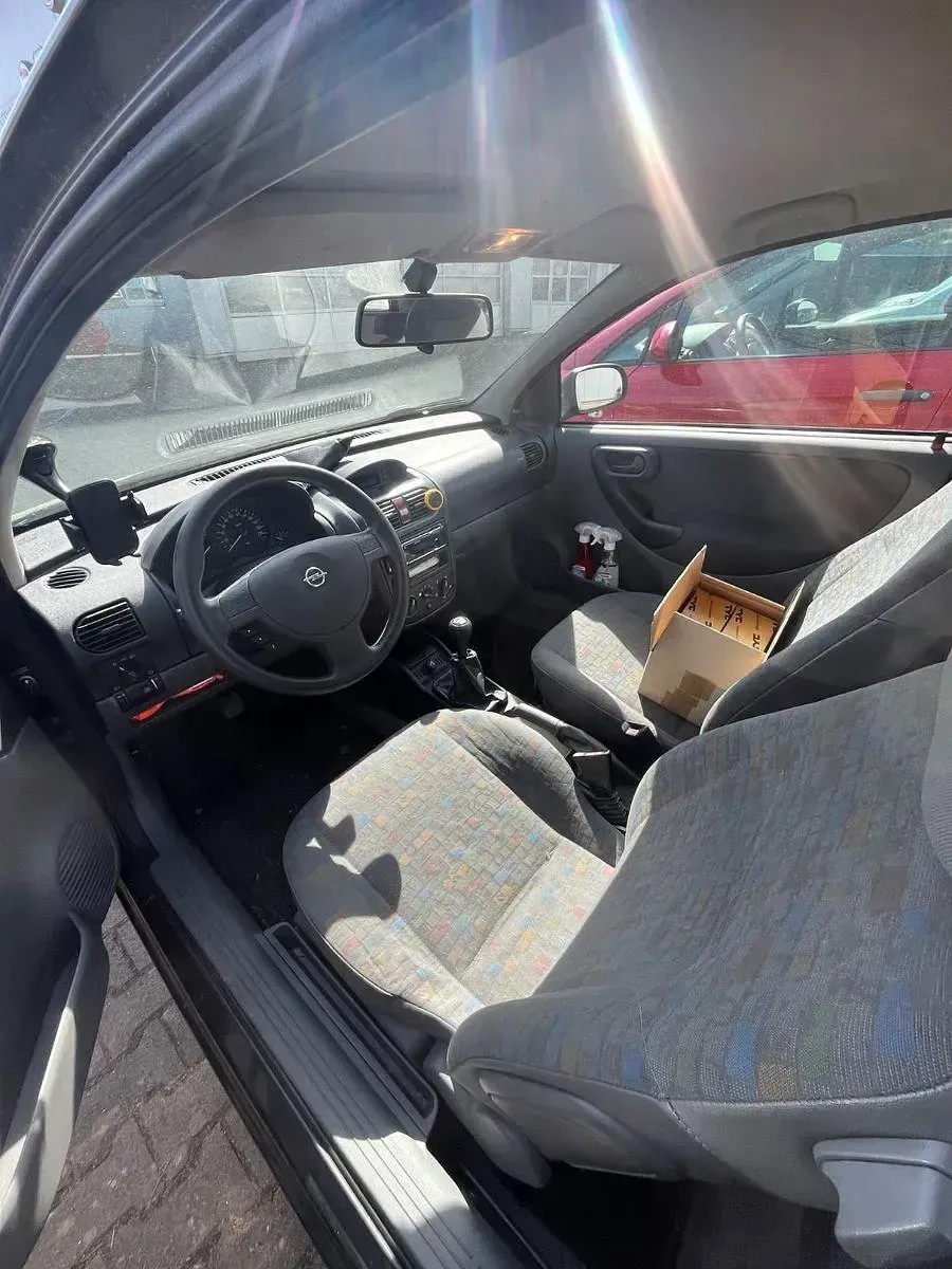 Occasion Opel Corsa 58 ch (42 kW) 2002 Noir Citadine