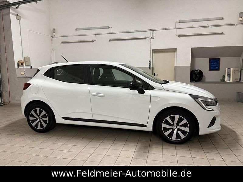 Gebraucht Renault Clio V Equilibre 67 PS (49 kW) 2022 Weiß Limousine