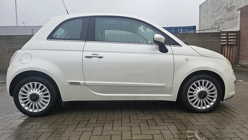 Gebraucht Fiat 500 Lounge 69 PS (50 kW) 2010 Weiß Kleinwagen