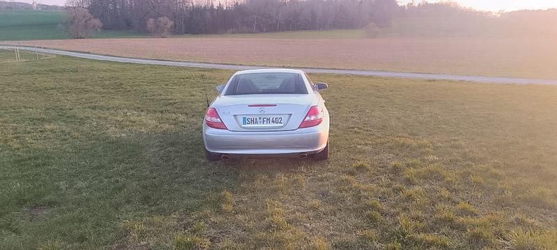 Second-hand Mercedes SLK200 163 CP (119 kW) 2006 Argintiu Cabrio