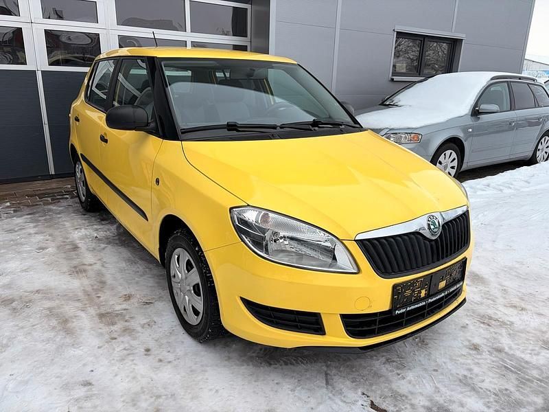 Gebraucht Skoda Fabia 60 PS (44 kW) 2012 Gelb Limousine
