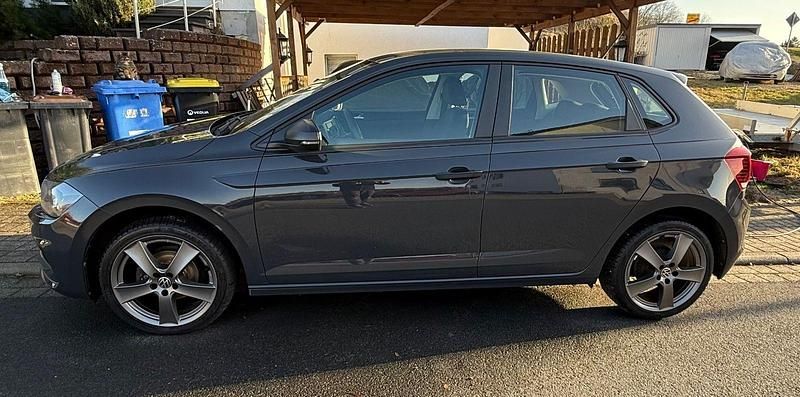 Gebraucht VW Polo 75 PS (55 kW) 2017 Grau Kleinwagen
