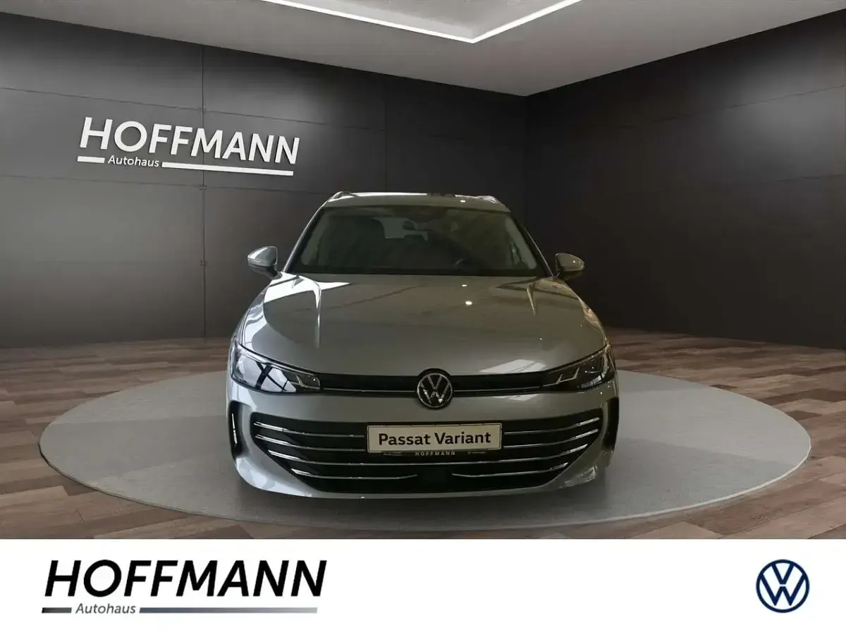 Gebraucht VW Passat Business 150 PS (110 kW) 2025 Silber Kombi