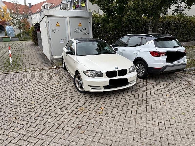 Blau Gebraucht 2009 BMW 120 Kleinwagen | 5.500 € (Etwas zu teuer) - Bild 1/4
