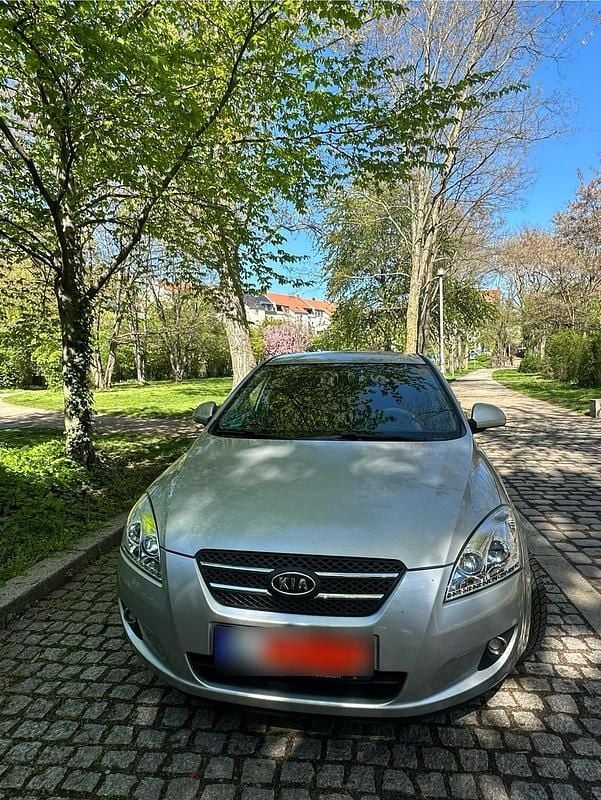 Gebraucht Kia Ceed 109 PS (80 kW) 2006 Grau Kleinwagen