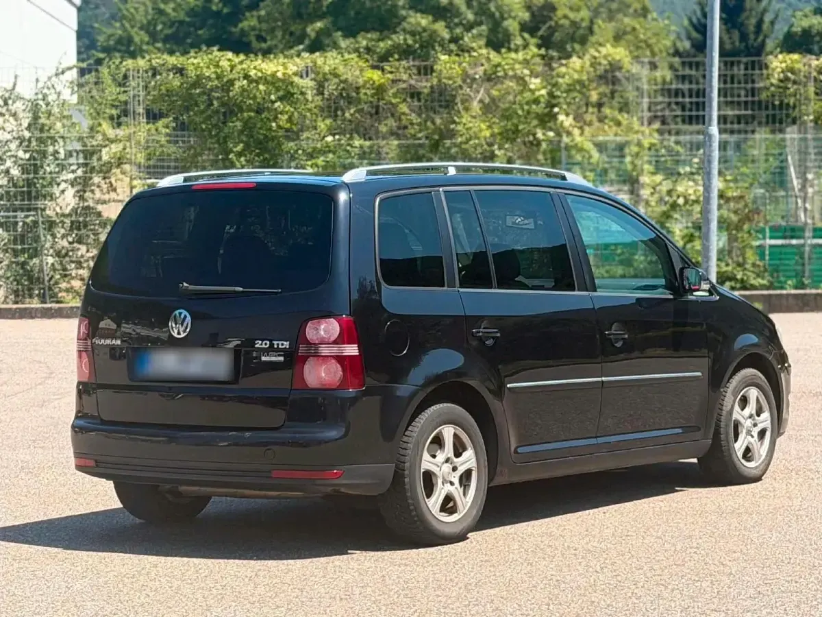 Gebraucht VW Touran 140 PS (102 kW) 2008 Schwarz Van / Kleinbus