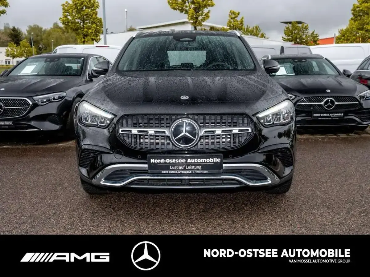 Gebraucht Mercedes GLA200 Progressive 150 PS (110 kW) 2025 Kosmosschwarz metallic SUV