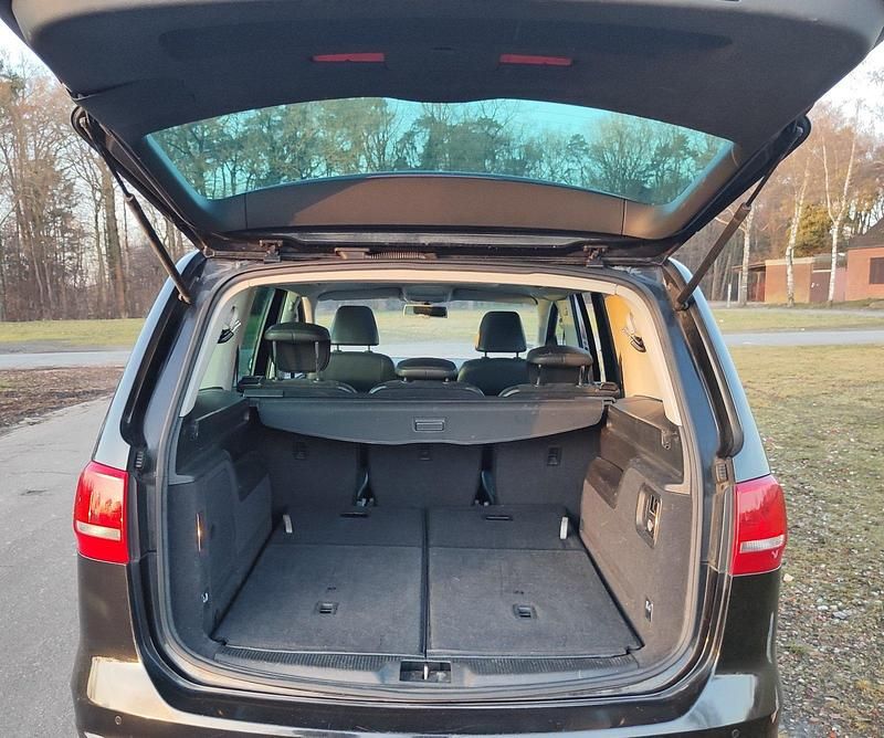 Gebraucht VW Sharan Highline 150 PS (110 kW) 2011 Schwarz Van / Kleinbus