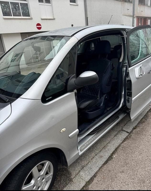 Gebraucht Peugeot 1007 88 PS (64 kW) 2007 Silber Van / Kleinbus