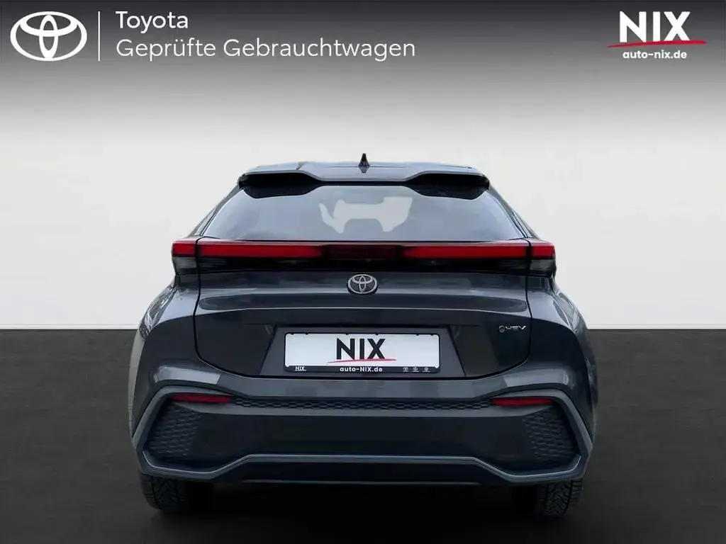 Gebraucht Toyota C-HR 140 PS (102 kW) 2025 Grey metallic / black SUV