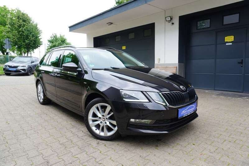 Schwarz Gebraucht 2018 Skoda Octavia Clever Kombi | 13.999 € (Fairer Preis) - Bild 1/4