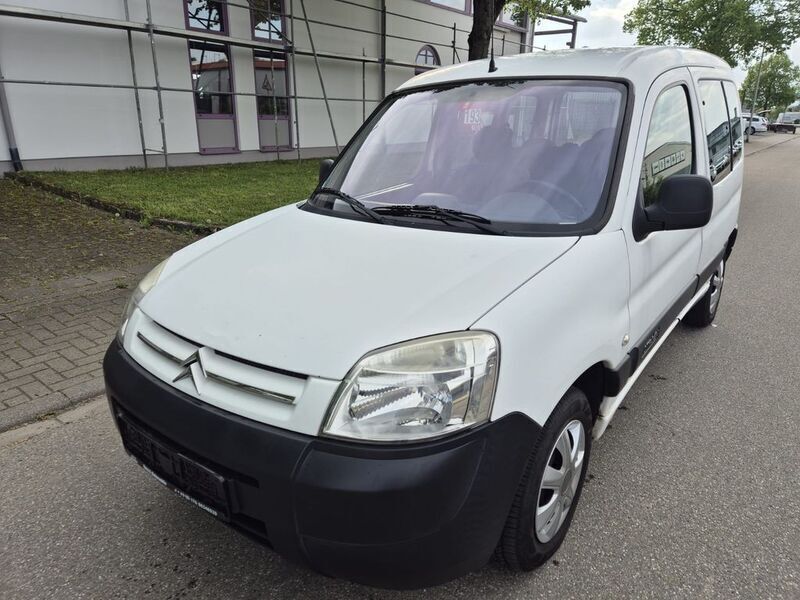 Weiß Gebraucht 2009 Citroën Berlingo First Van / Kleinbus | 3.790 € (Etwas zu teuer) - Bild 1/4