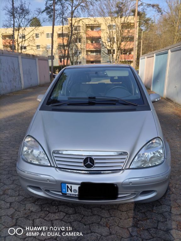 Silber Gebraucht 2003 Mercedes A190 Elegance Van / Kleinbus | 3.499 € (Etwas zu teuer) - Bild 1/4