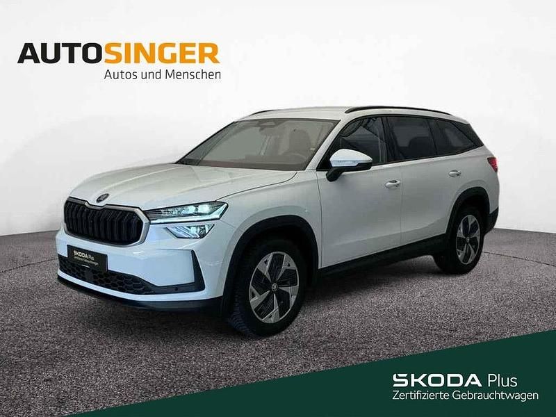 Moonweiss metallic Gebraucht 2025 Skoda Kodiaq Selection SUV | 44.440 € (Guter Preis) - Bild 1/4