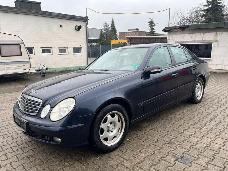 Gebraucht Mercedes E220 150 PS (110 kW) 2004 Blau Limousine