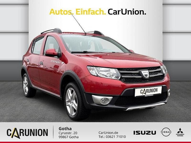 Gebraucht Dacia Sandero Prestige 90 PS (66 kW) 2015 Flammenrot Kleinwagen