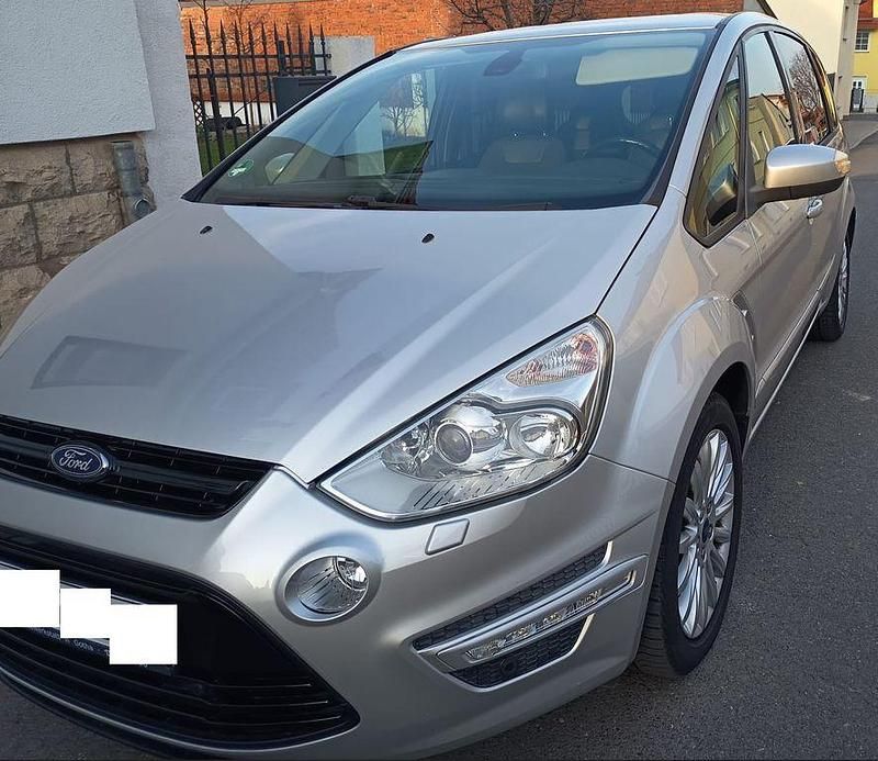 Gebraucht Ford S-MAX Champions Edition 116 PS (85 kW) 2012 Silber Van / Kleinbus