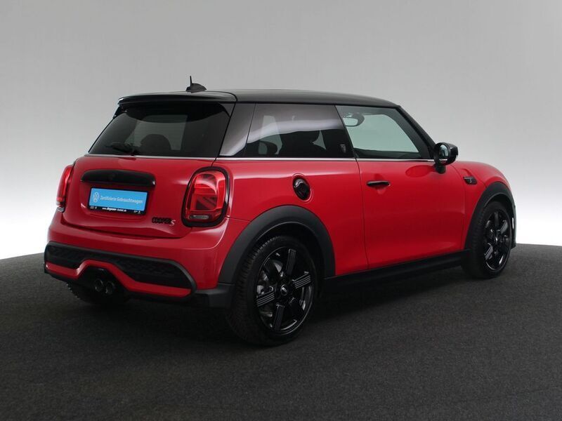 Gebraucht Mini Cooper S 178 PS (130 kW) 2022 Rot / chili red Kleinwagen