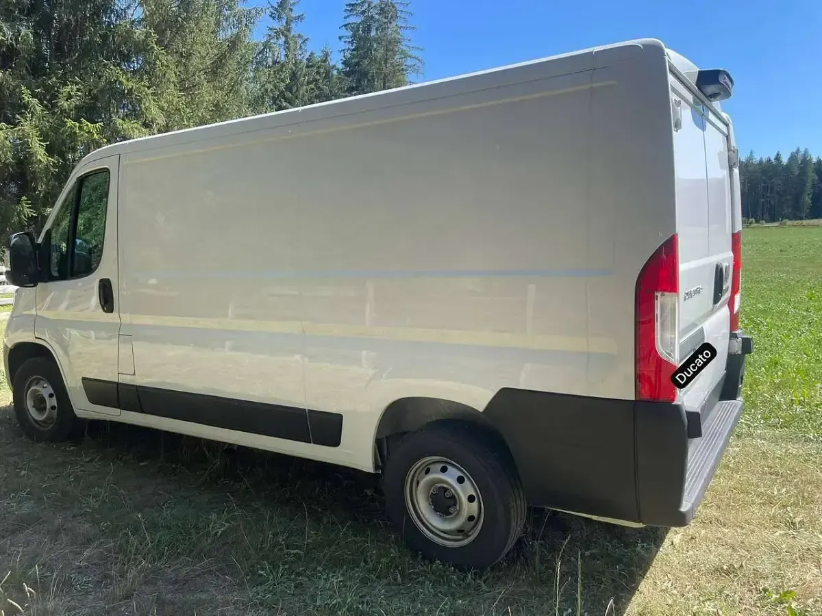 Gebraucht Fiat Ducato 140 PS (102 kW) 2023 Weiß Van