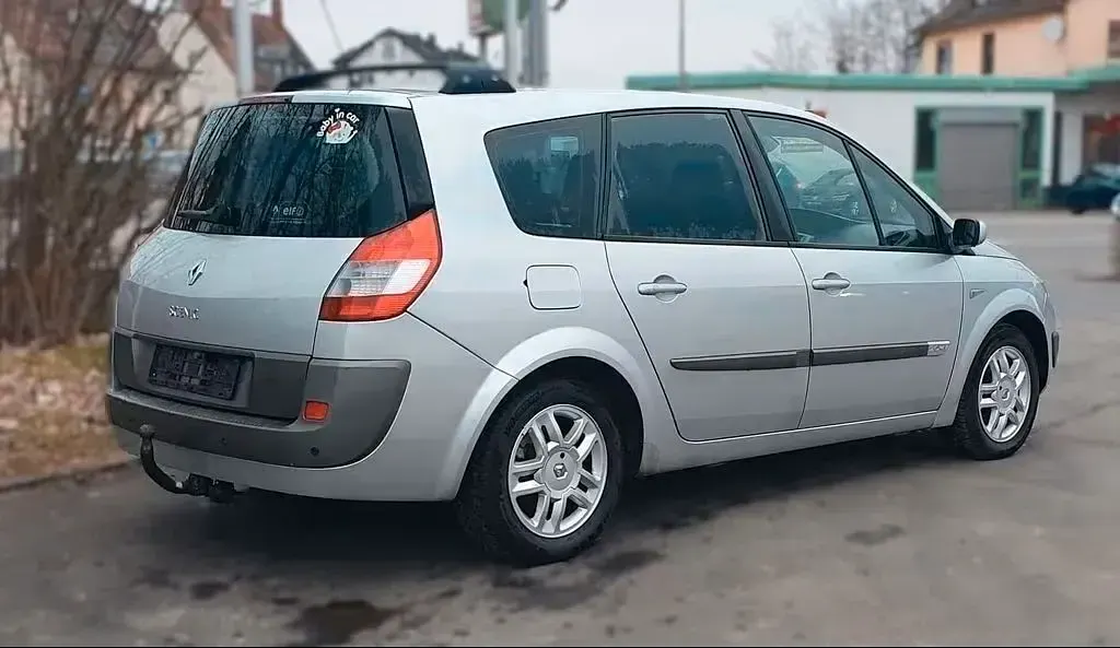 Gebraucht Renault Scénic II 135 PS (99 kW) 2005 Silber Van / Kleinbus