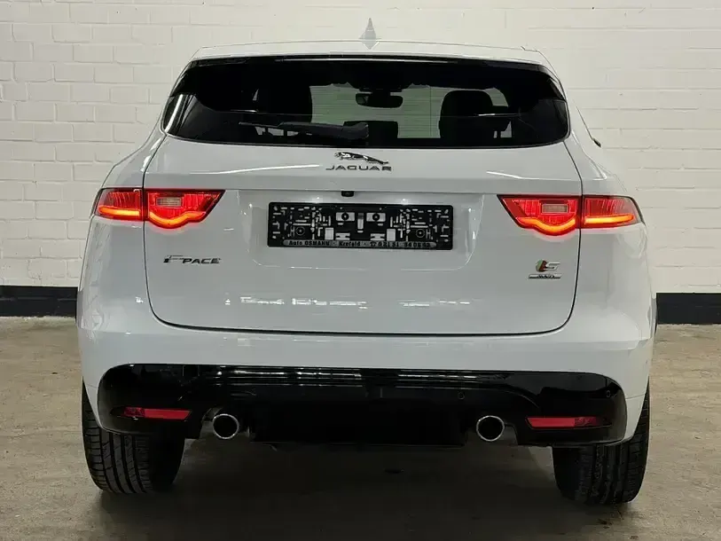 Gebraucht Jaguar F-Pace Pure 300 PS (220 kW) 2019 Fuji white SUV