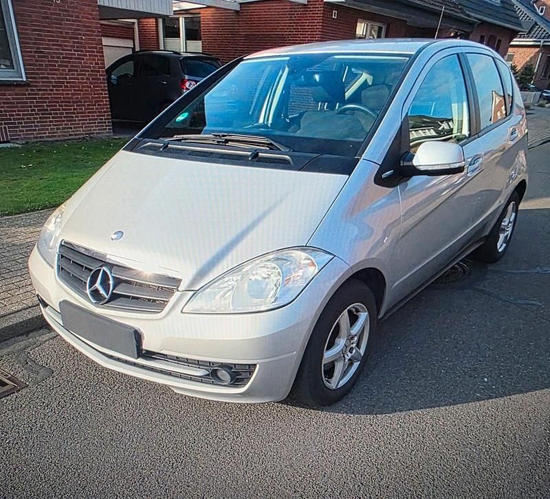Silber Gebraucht 2009 Mercedes A160 Avantgarde Van / Kleinbus | 3.499 € (Guter Preis) - Bild 1/4
