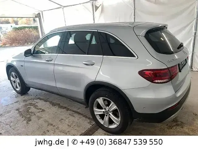 Gebraucht Mercedes GLC300e 306 PS (225 kW) 2021 Hightech silber SUV