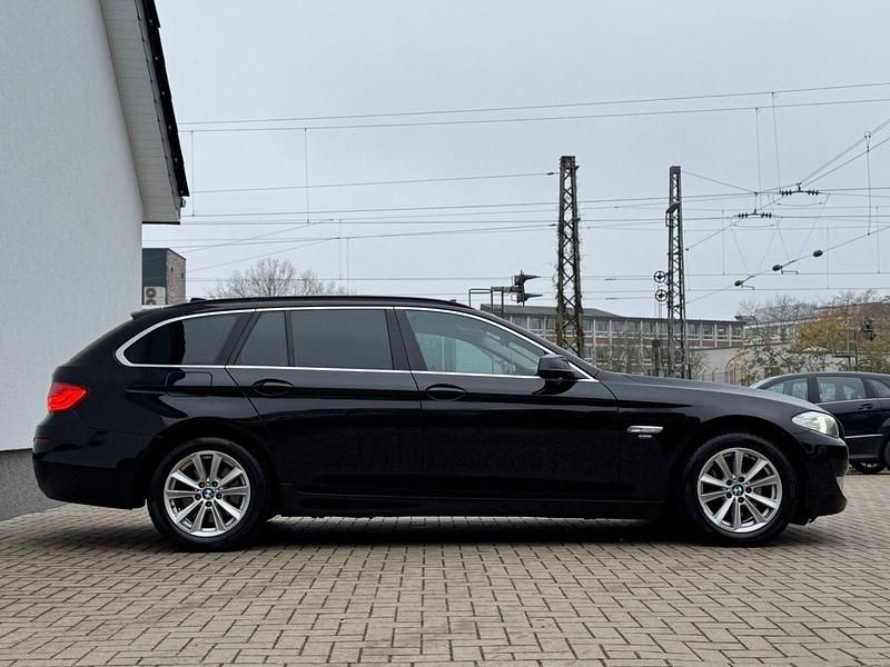 Schwarz Gebraucht 2011 BMW 520 Performance Kombi | 8.989 € (Fairer Preis) - Bild 1/4