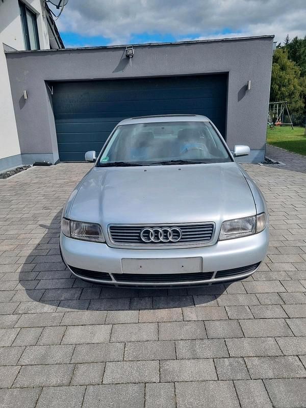 Silber Gebraucht 1997 Audi A4 Limousine | 999 € (Guter Preis) - Bild 1/4