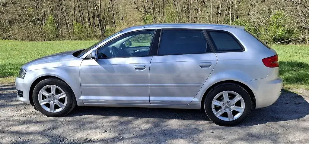 Second-hand Audi A3 Ambiente 105 CP (77 kW) 2013 Argintiu Berlinǎ