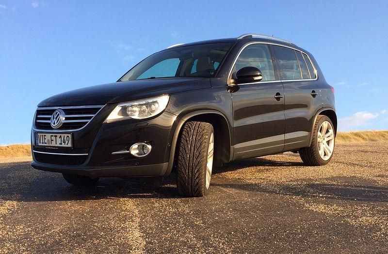 Schwarz Gebraucht 2009 VW Tiguan Sportline SUV | 10.940 € - Bild 1/2