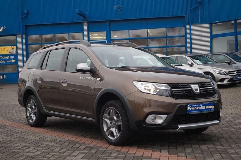 Braun Gebraucht 2019 Dacia Logan MCV Kombi | 12.890 € (Etwas zu teuer) - Bild 1/4