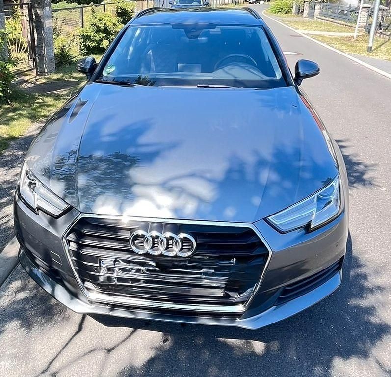 Gebraucht Audi A4 Ambiente 150 PS (110 kW) 2019 Grau Kombi