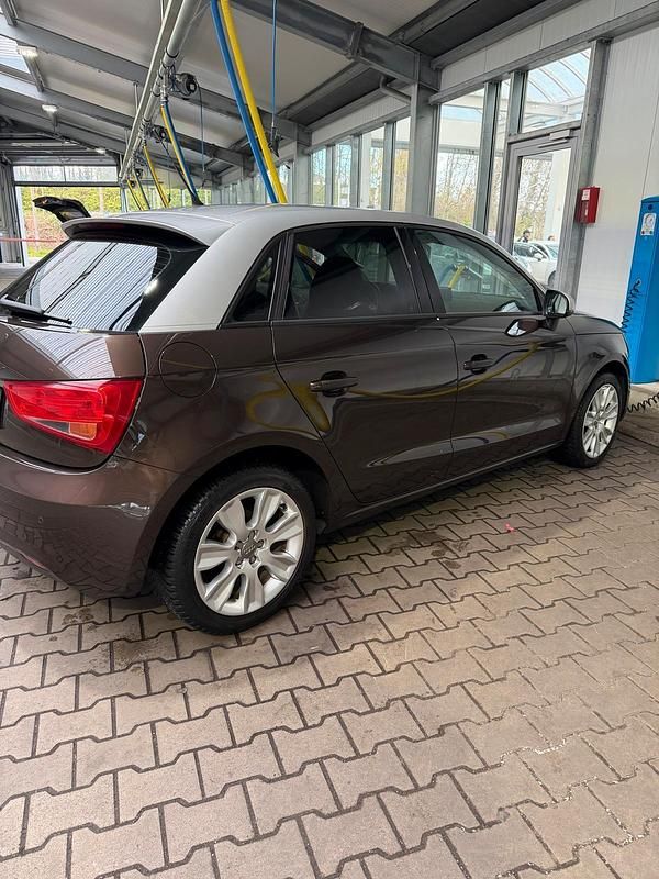 Gebraucht Audi A1 122 PS (89 kW) 2013 Braun Kleinwagen