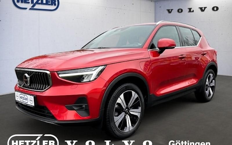 Gebraucht Volvo XC40 Core 261 PS (191 kW) 2022 Fusion red / metallic SUV