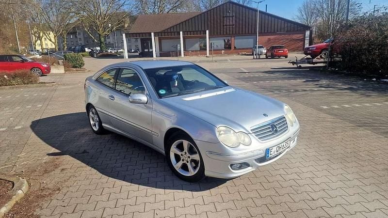 Gebraucht 2004 Mercedes C180 Coupé | 950 € (Superpreis) - Bild 1/4