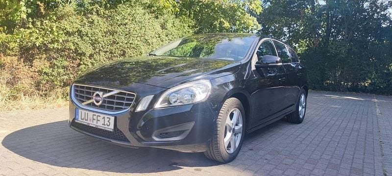 Schwarz Gebraucht 2012 Volvo V60 Kombi | 4.900 € - Bild 1/4