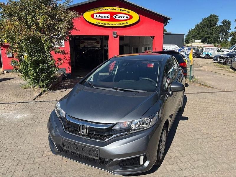Grau Gebraucht 2018 Honda Jazz Trend Kleinwagen | 13.800 € (Fairer Preis) - Bild 1/4